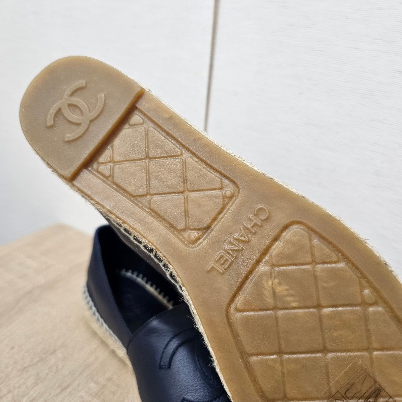 [ 未使用品項專櫃五折出❣️] Chanel香奈兒深藍牛皮雙C鉛筆鞋-7