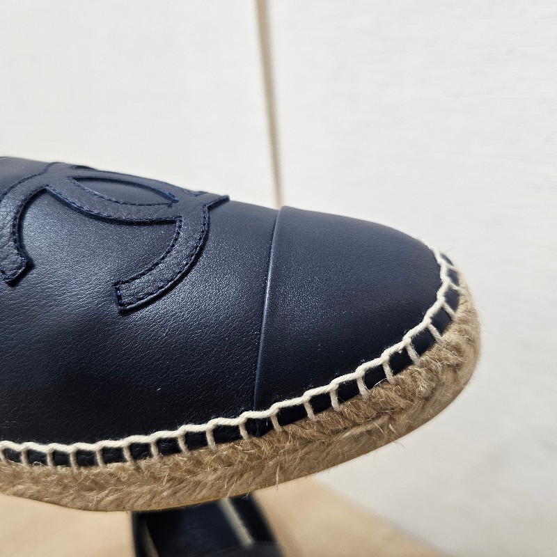 [ 未使用品項專櫃五折出❣️] Chanel香奈兒深藍牛皮雙C鉛筆鞋-10