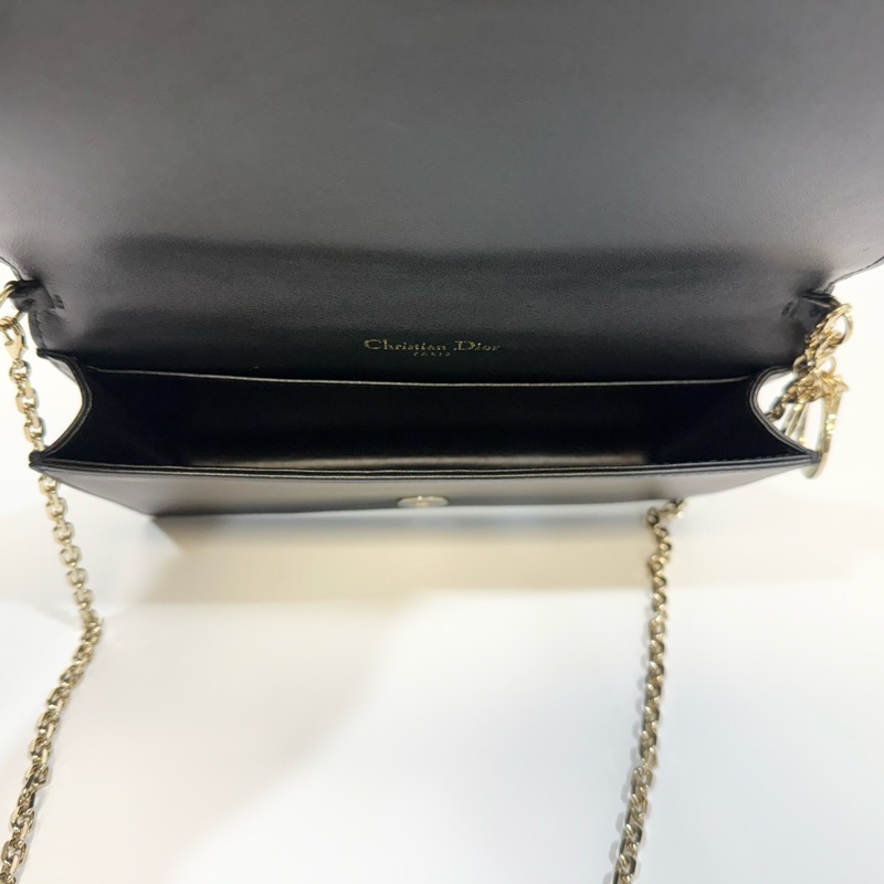 Dior 黑金羊皮藤格紋Lady Dior Pouch斜背包S0204ONMJ-6