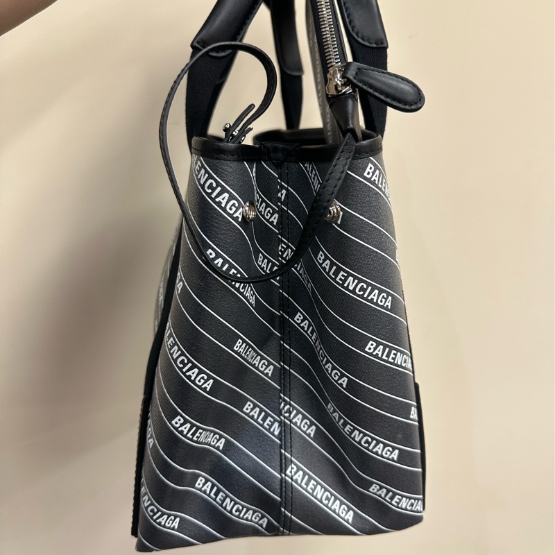 Balenciaga 灰PVC黑牛皮銀釦滿版logo Navy Cabas 小號手提托特包-2