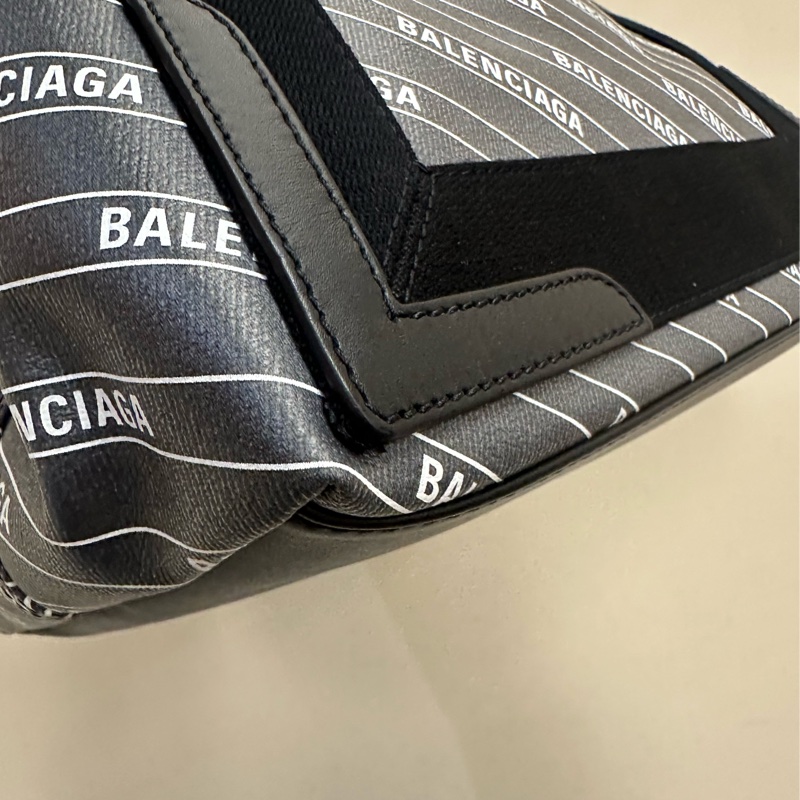 Balenciaga 灰PVC黑牛皮銀釦滿版logo Navy Cabas 小號手提托特包-4