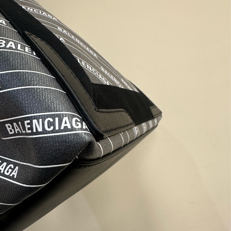 Balenciaga 灰PVC黑牛皮銀釦滿版logo Navy Cabas 小號手提托特包-6