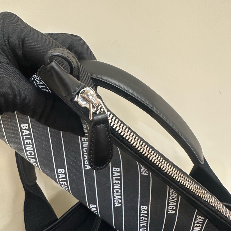 Balenciaga 灰PVC黑牛皮銀釦滿版logo Navy Cabas 小號手提托特包-9