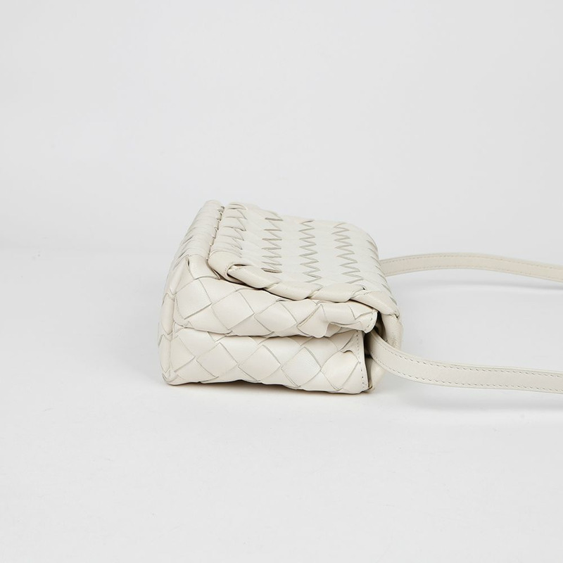 BOTTEGA VENETA 翻蓋迷你肩斜背包 609412-2