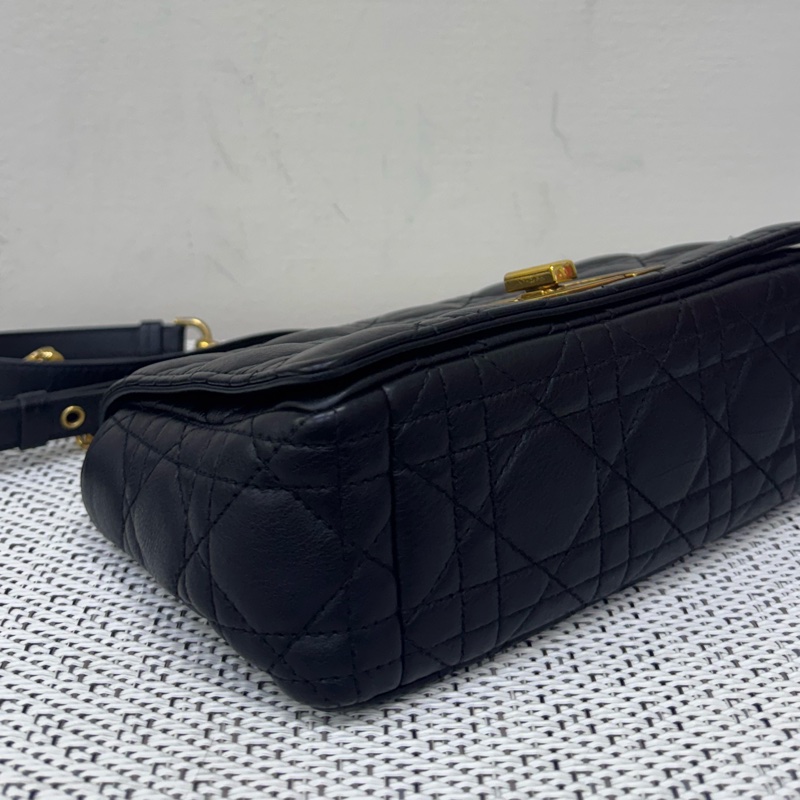 Dior CARO黑金小號斜背肩背包-9
