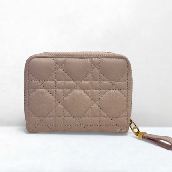 Dior短夾 Caro Scarlet淡粉色小牛皮籐格紋兩折短夾S5032UWHC_M413-3