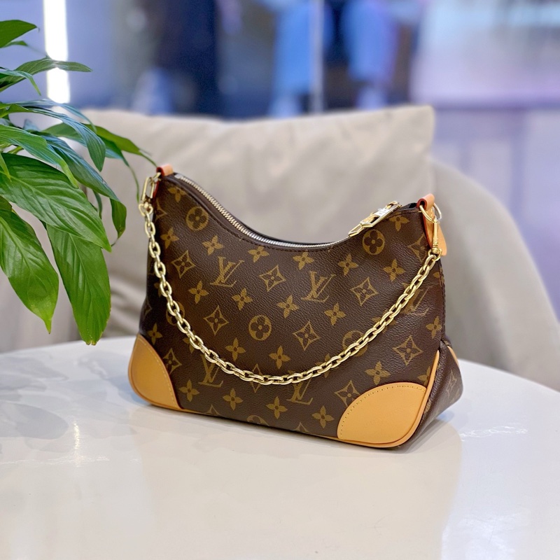 97新LV Boulogne牛角包 黃牛角包 芯片款-1