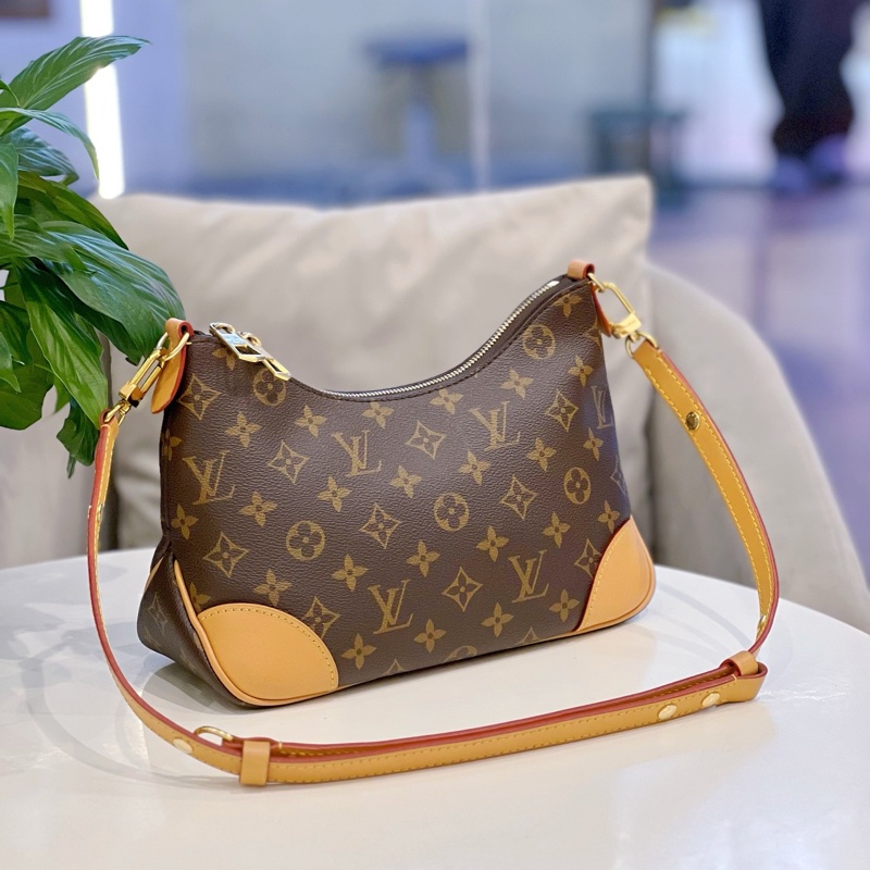 97新LV Boulogne牛角包 黃牛角包 芯片款-2