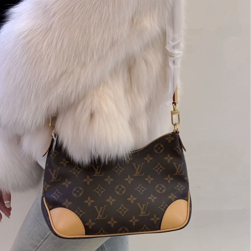 97新LV Boulogne牛角包 黃牛角包 芯片款-5