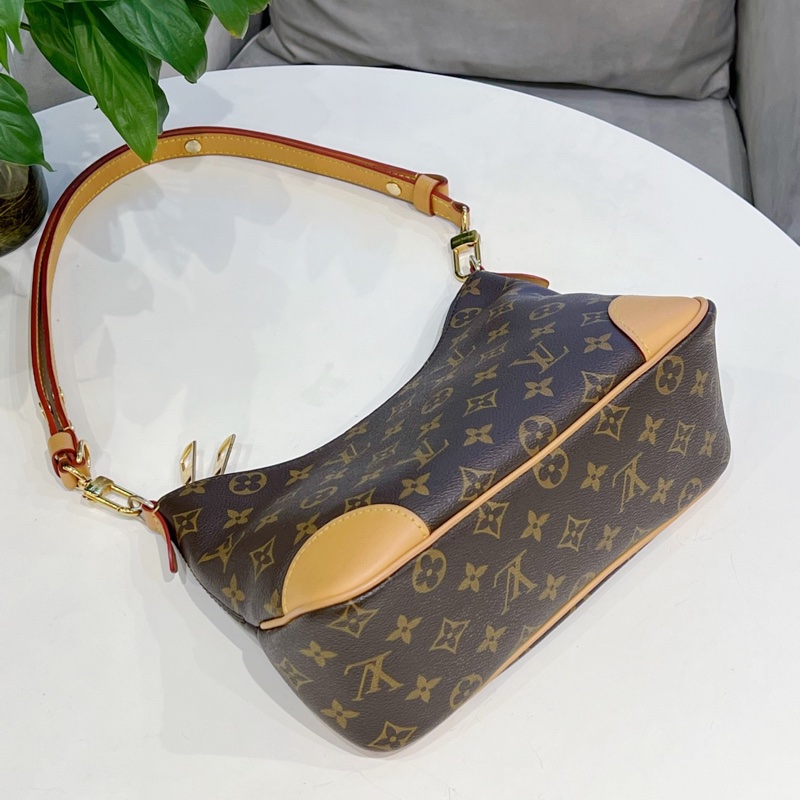 97新LV Boulogne牛角包 黃牛角包 芯片款-8