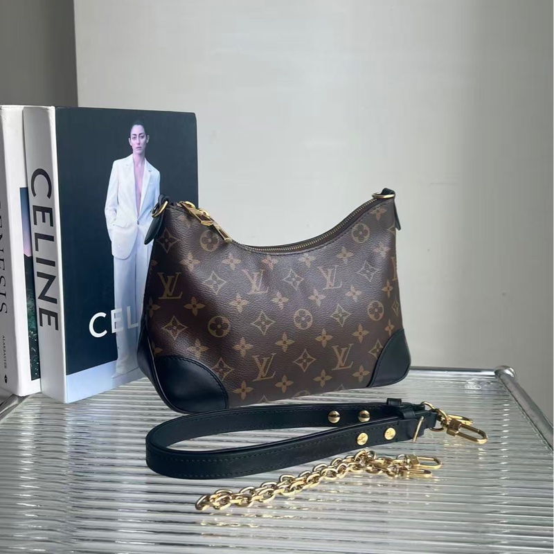 99🆕 LV/路易威登 boulogne黑牛角包,双肩带可随意调节,尺寸:26*18cm-6