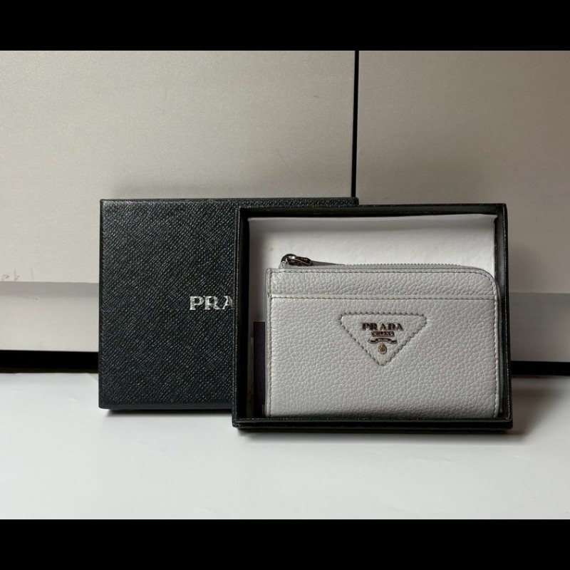 Prada 淺灰藍皮L拉鍊小夾-0