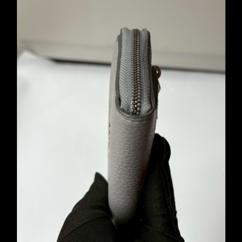 Prada 淺灰藍皮L拉鍊小夾-5