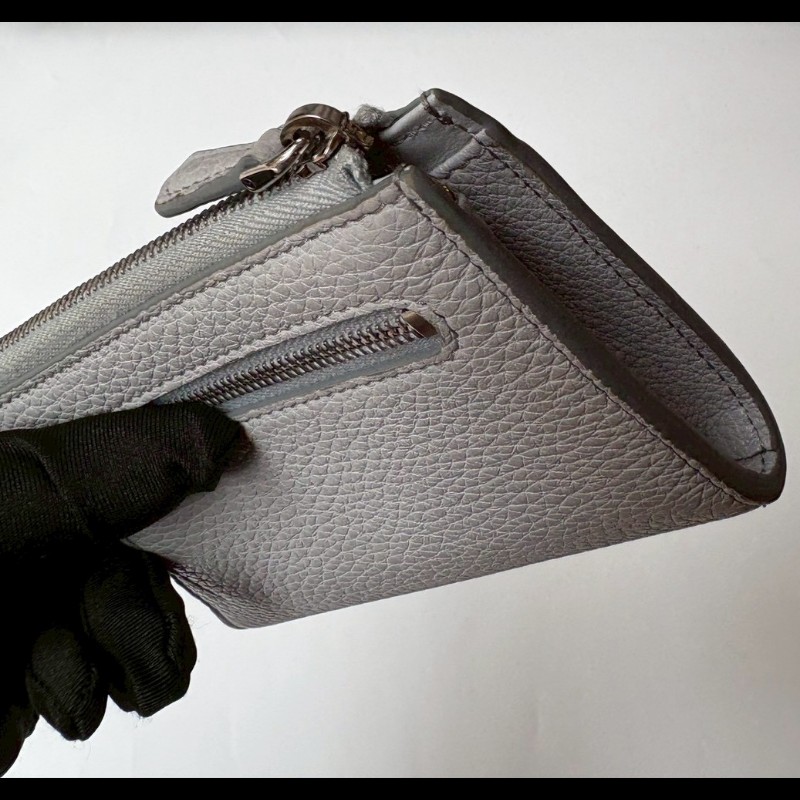 Prada 淺灰藍皮L拉鍊小夾-13