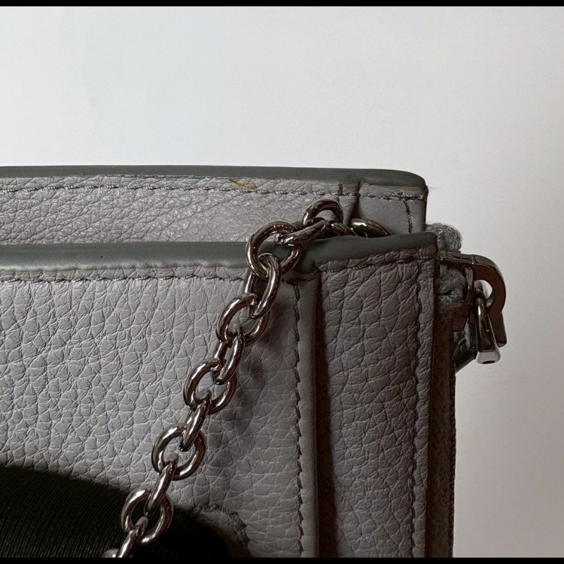 Prada 淺灰藍皮L拉鍊小夾-25