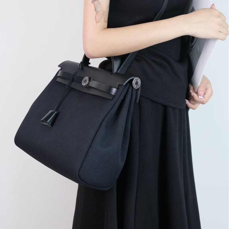 98🆕Hermes/爱马仕 herbag31帆布黑银 Z刻 经典百搭 不会过时的一只 男女通用  尺寸31*25  附件:尘袋 皮牌遗失-2