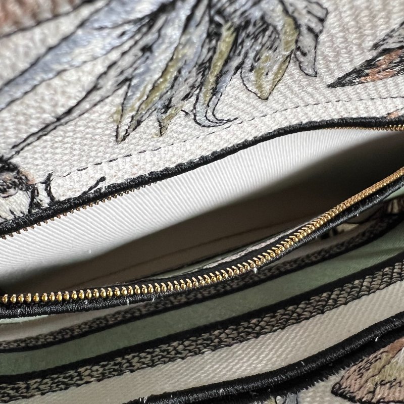 DIOR   帆布Blurred Flowers Corn 黛妃包-9