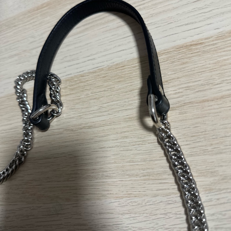 BALENCIAGA 巴黎世家 經典印花LOGO 牛皮鏈帶扣式斜背包(黑)-12