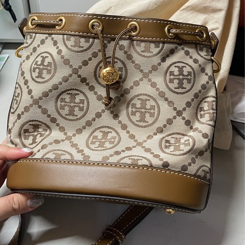 tory burch 大水桶包