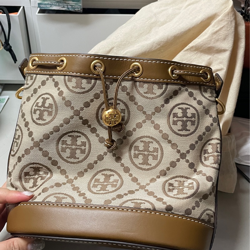 tory burch 大水桶包-5