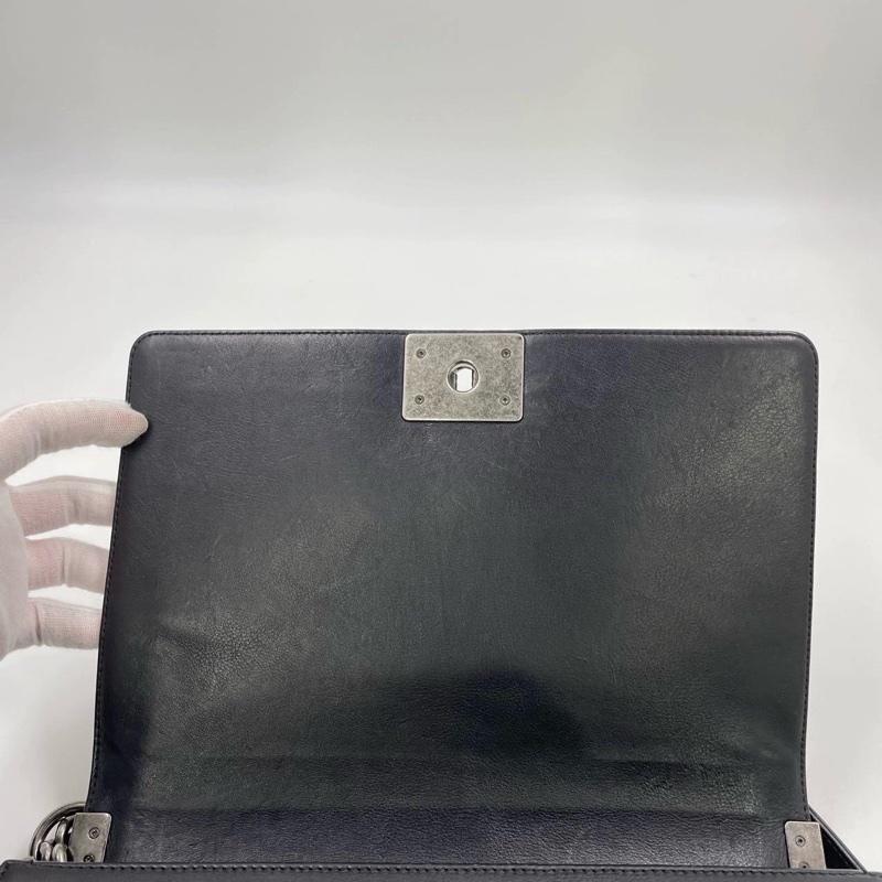 CHANEL BOY 25 medium-12