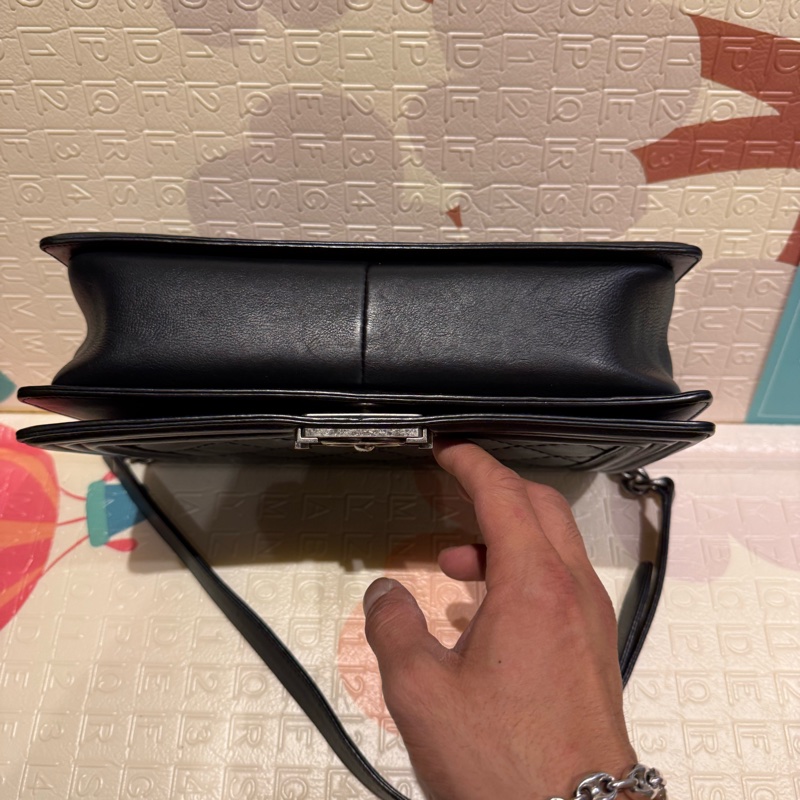 CHANEL classic boy Mediun-3