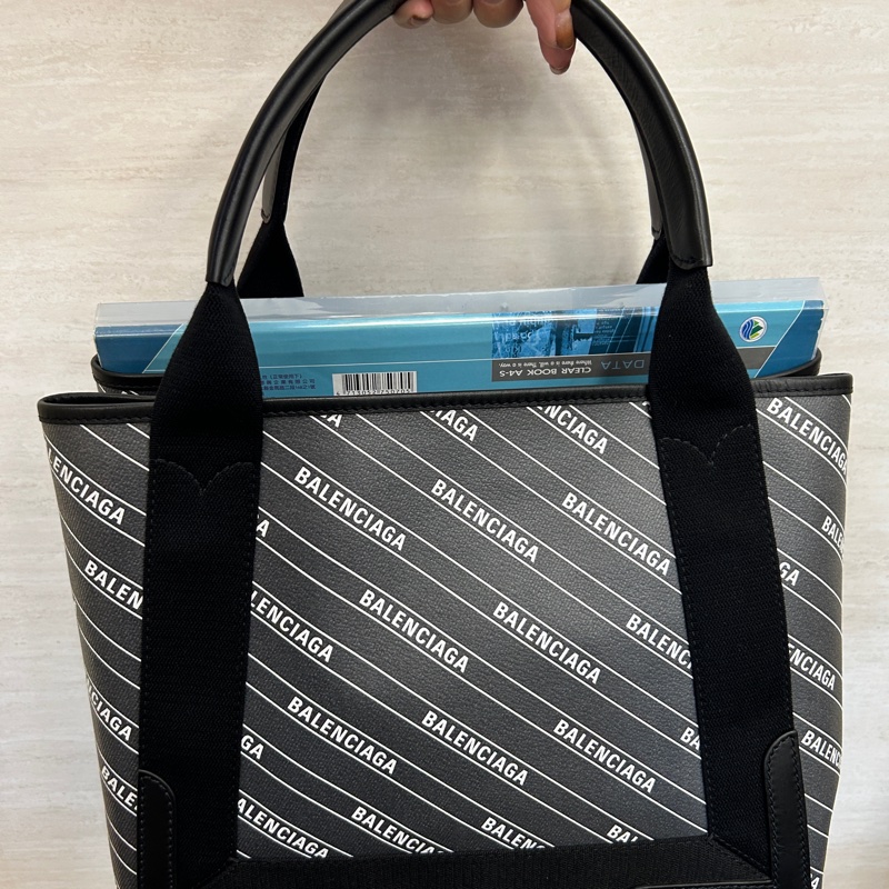 Balenciaga 灰pvc黑牛皮滿版logo navy cabas s號托特包-8