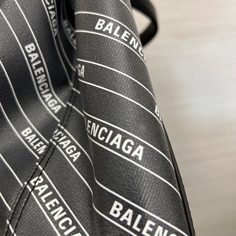 Balenciaga 灰pvc黑牛皮滿版logo navy cabas s號托特包-9