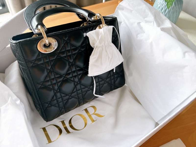 全新款🎁)貴妃包Lady Dior 黑色保值款膜都還在專櫃16萬以上-1