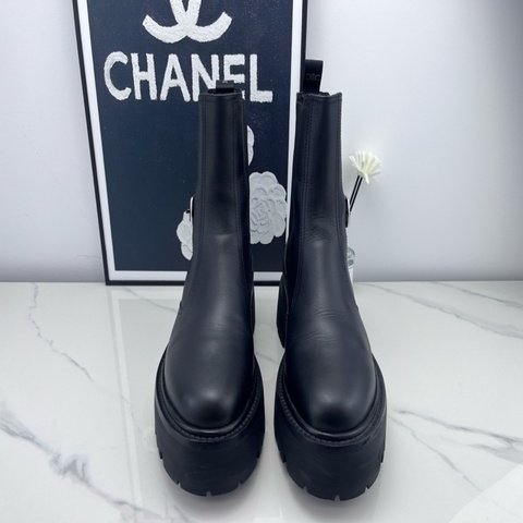 99新Celine賽琳calfskin馬丁靴 39碼 成色如圖