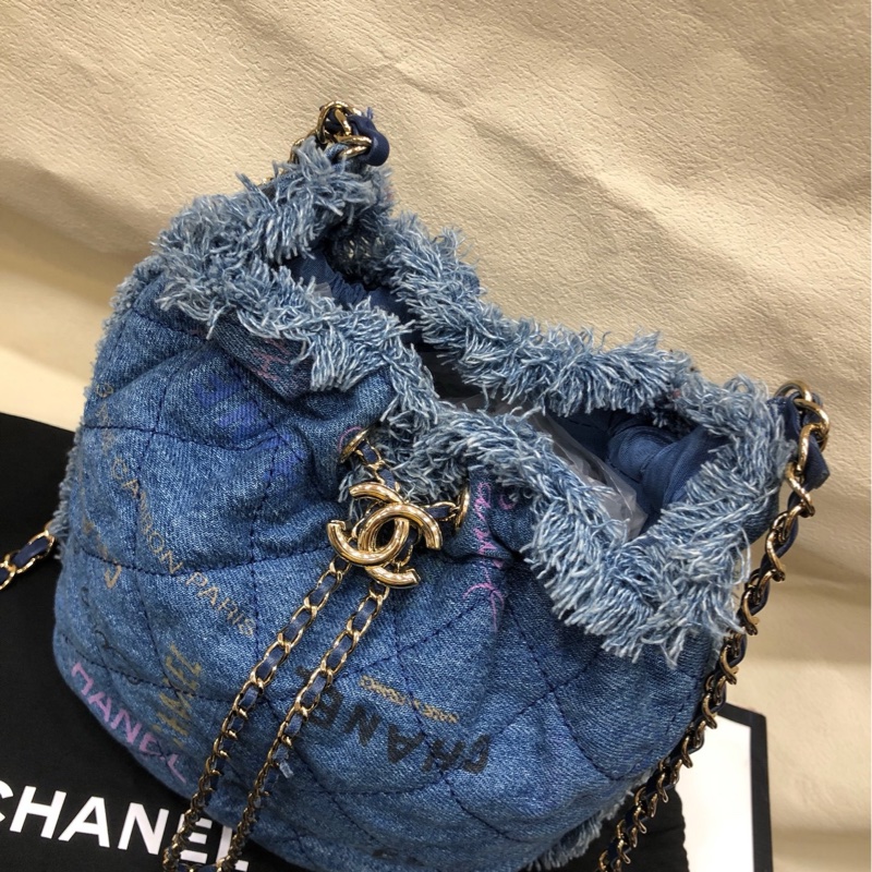 Chanel香奈儿 浅蓝色牛仔丹宁涂鸦水桶包 芯片款-3