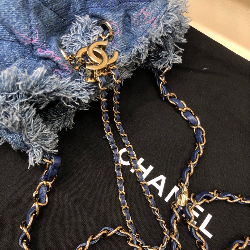 Chanel香奈儿 浅蓝色牛仔丹宁涂鸦水桶包 芯片款-10