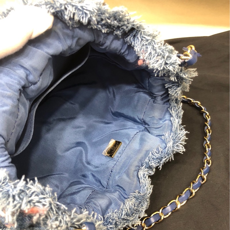 Chanel香奈儿 浅蓝色牛仔丹宁涂鸦水桶包 芯片款-13