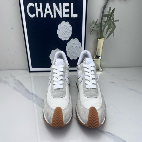 LOEWE羅意威灰色阿甘鞋 38碼 下地一次 成色如圖