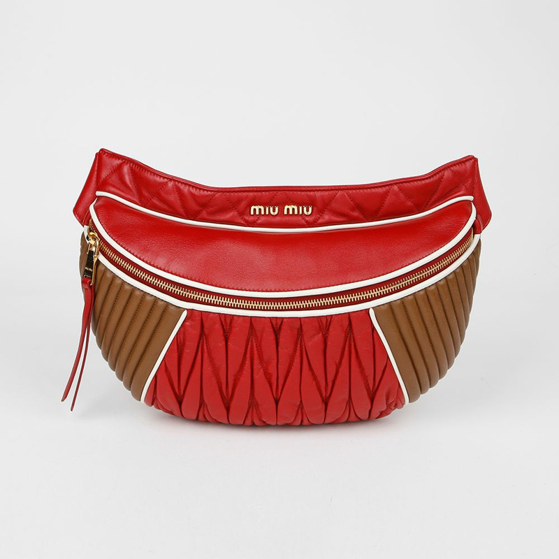 MIU MIU 馬塔雷斯腰包-1