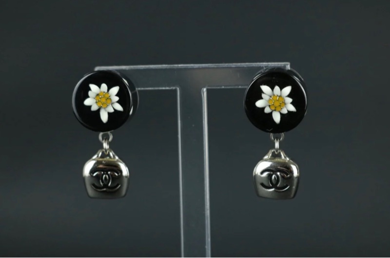 「JL精品代購」98新 Chanel 香奈兒 花花 垂墜雙c 耳釘-1