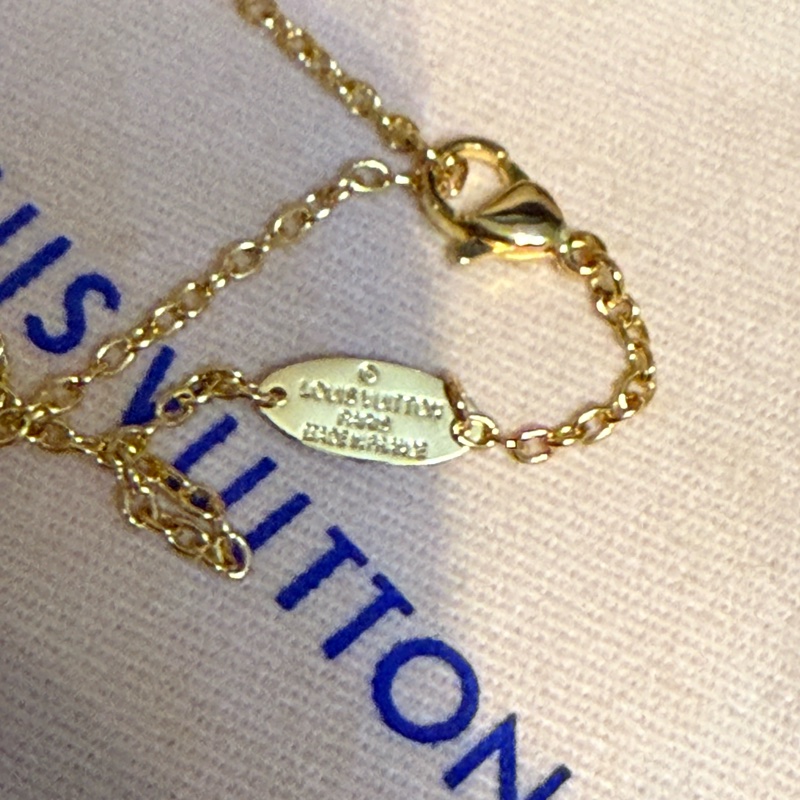 LV招牌V字手鍊-4