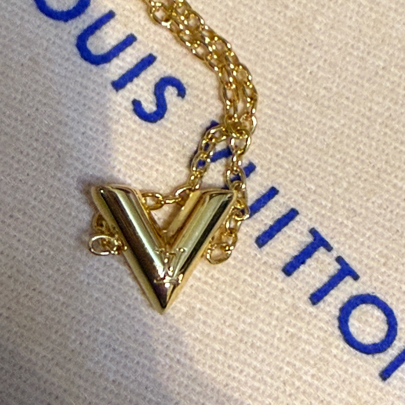 LV招牌V字手鍊-7