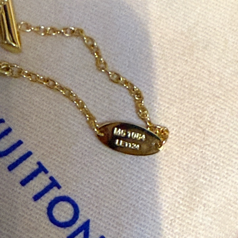 LV招牌V字手鍊-8