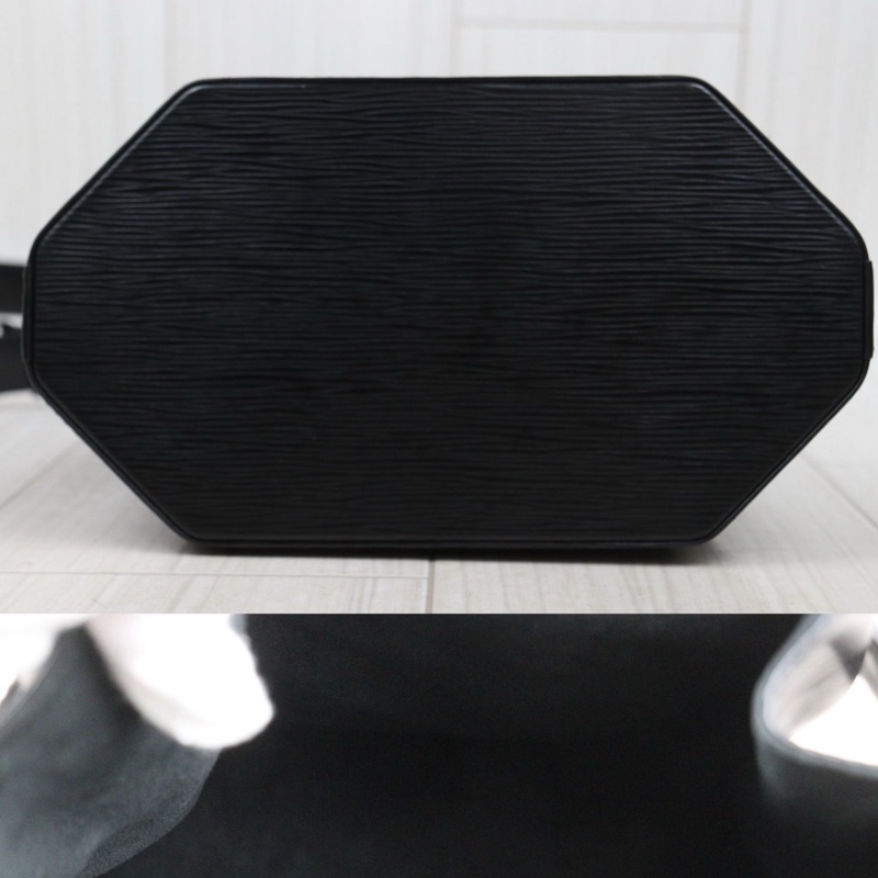 LV 水波紋八角水桶包-6