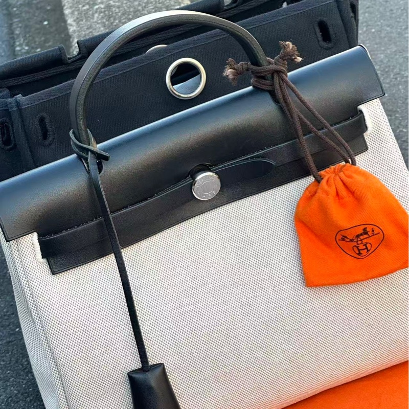 Hermes Herbag 31 肩背包（附黑白兩色替換袋）-2