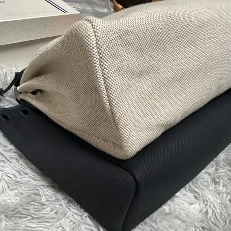 Hermes Herbag 31 肩背包（附黑白兩色替換袋）-10