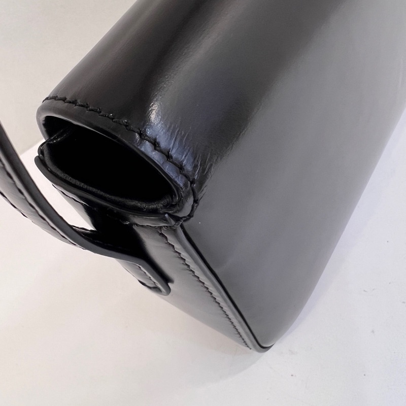 Celine Triomphe凱旋門黑金皮肩帶 肩背包-9