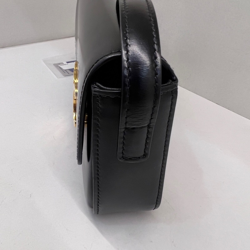 Celine Triomphe凱旋門黑金皮肩帶 肩背包-12