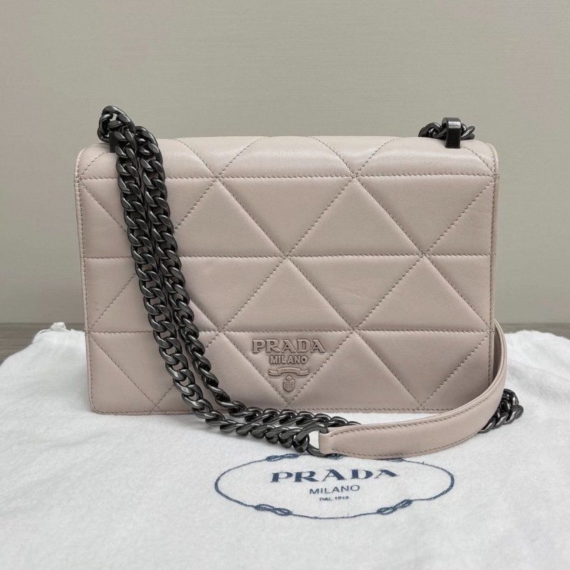 PRADA 粉色菱格紋肩背斜背包 24*16*7 98新配件塵袋-0