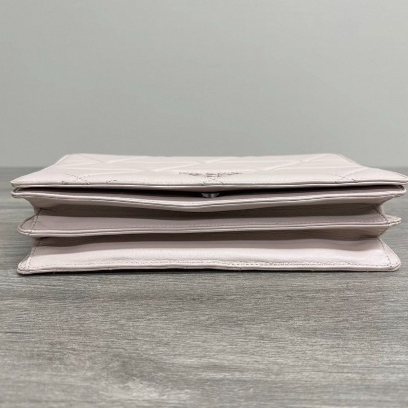 PRADA 粉色菱格紋肩背斜背包 24*16*7 98新配件塵袋-4