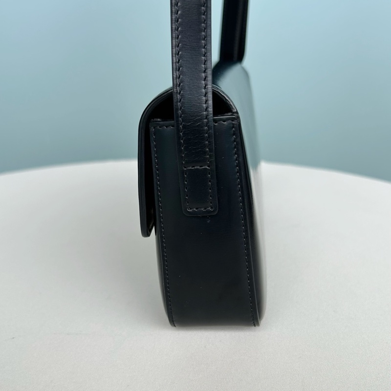 Celine Triomphe 凱旋門黑金 肩背包-2