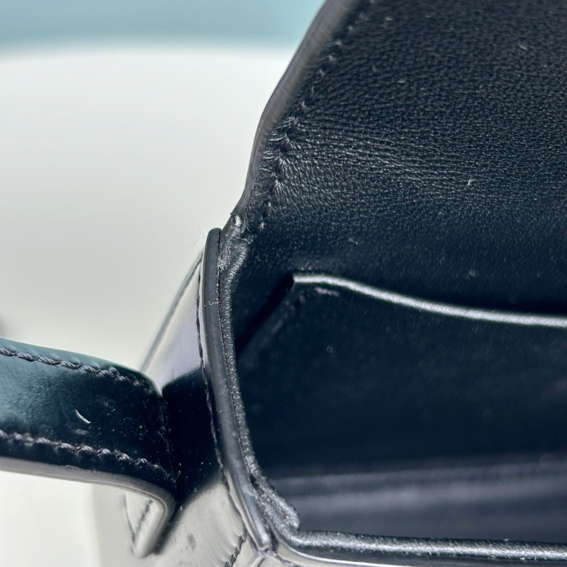 Celine Triomphe 凱旋門黑金 肩背包-10