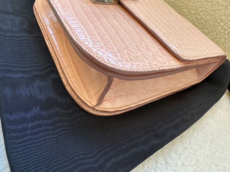 Celine 賽琳 極品鱷魚皮box 中號 櫻花粉 銀扣專櫃在售19萬rmb,普皮價秒,康康平替99新,帶肩帶,附件防塵袋-9