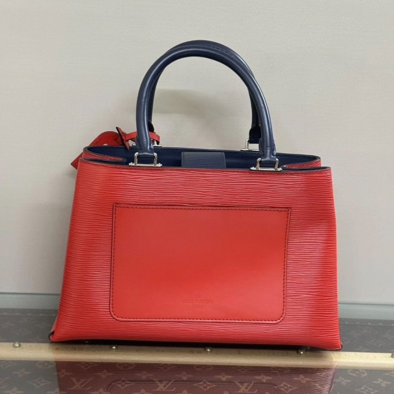 LV 紅色拼藍色銀扣水波紋手提肩背水桶包30*19*10 98新配件塵袋-4